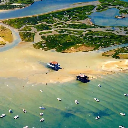 Vue Sur Baie Et Ocean, 100 M De La Et Du Centre Par Chemin Prive *